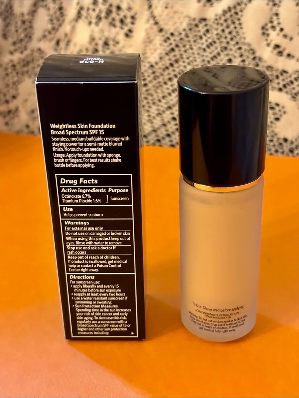 NIB Bobbi Brown Weightless Skin Foundation SPF 15 -Neutral Sand(N-030)